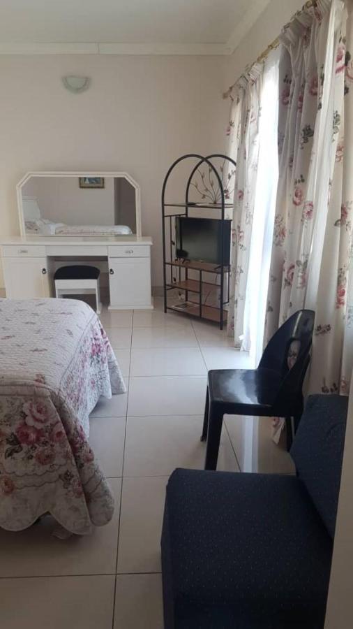 Carlcyn Homestay Gaborone Luaran gambar