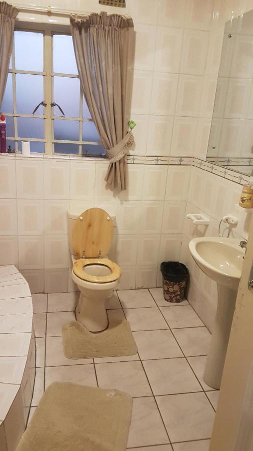 Carlcyn Homestay Gaborone Luaran gambar